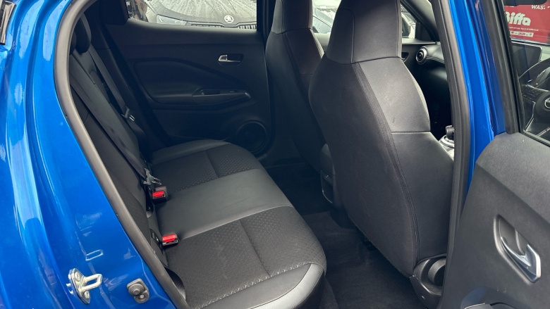 Nissan Juke 1.0 DiG-T 114 N-Connecta 5dr DCT Petrol Hatchback